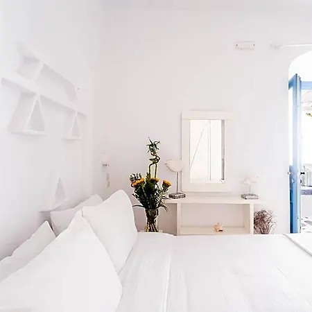 Hotel Eleanna's